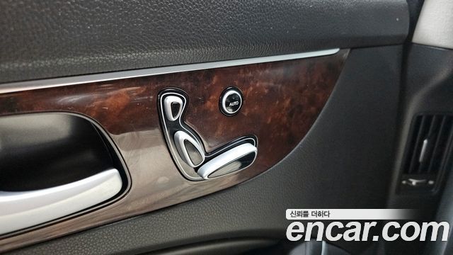 Hyundai Equus 2012 — photo 19