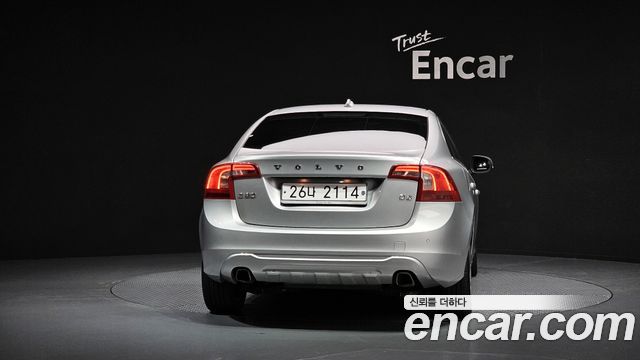 Volvo S60 2011 — photo 4