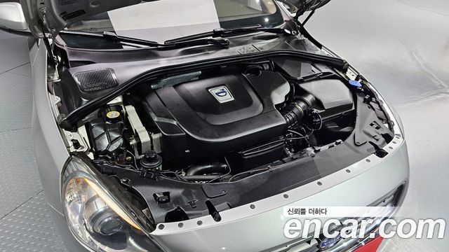 Volvo S60 2011 — photo 6