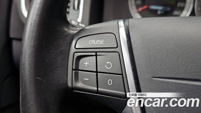 Volvo S60 2011 — photo 15