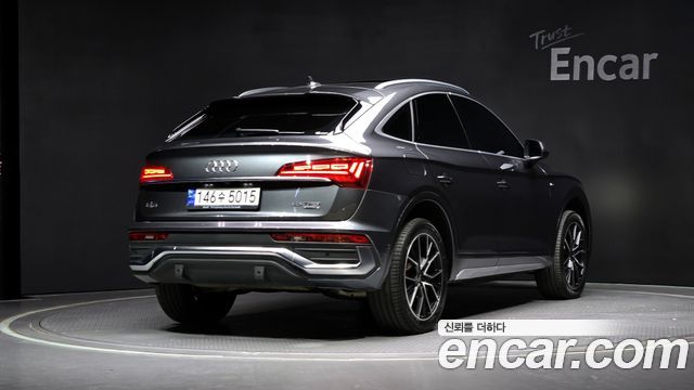 Audi Q5 2023 — photo 2