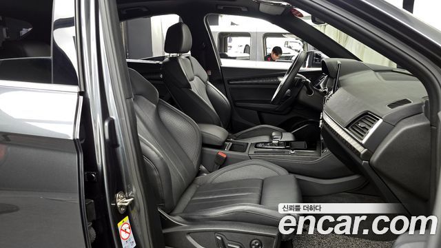 Audi Q5 2023 — photo 11