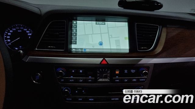 Hyundai Genesis 2016 — photo 14