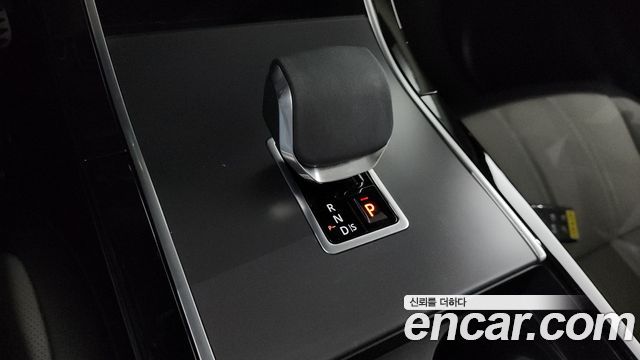 Land Rover Range Rover Evoque 2024 — photo 9