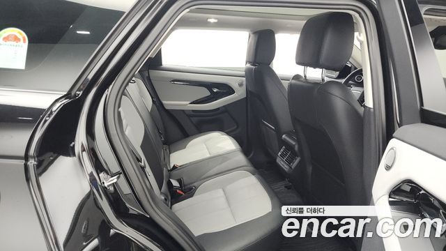 Land Rover Range Rover Evoque 2024 — photo 12