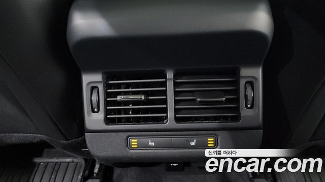 Land Rover Range Rover Evoque 2024 — photo 19