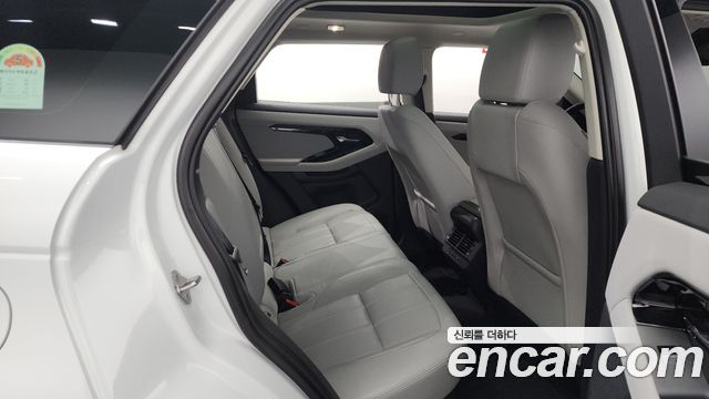 Land Rover Range Rover Evoque 2024 — photo 12