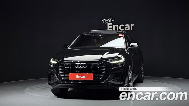 Audi Q8 2023 — photo 3