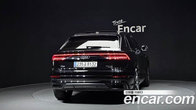 Audi Q8 2023 — photo 4