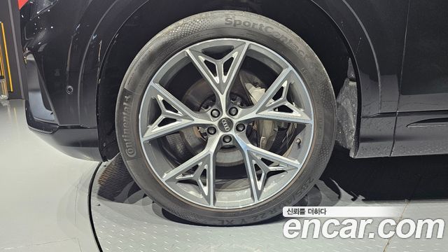 Audi Q8 2023 — photo 5