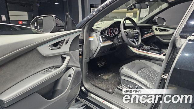Audi Q8 2023 — photo 11