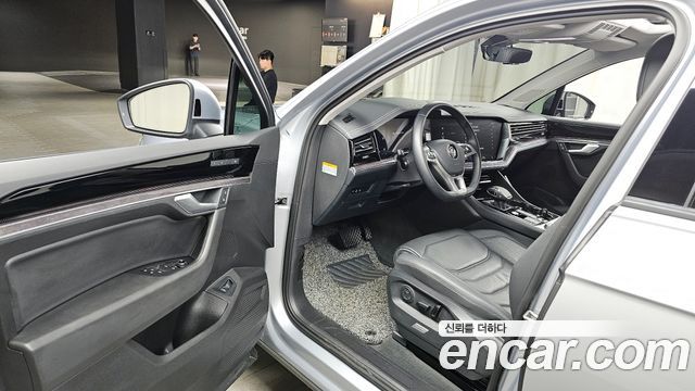 Volkswagen Touareg 2020 — photo 10