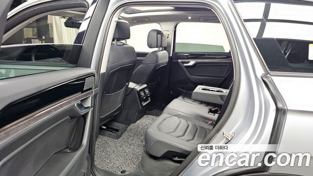 Volkswagen Touareg 2020 — photo 11