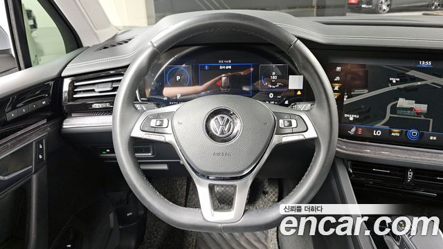Volkswagen Touareg 2020 — photo 13