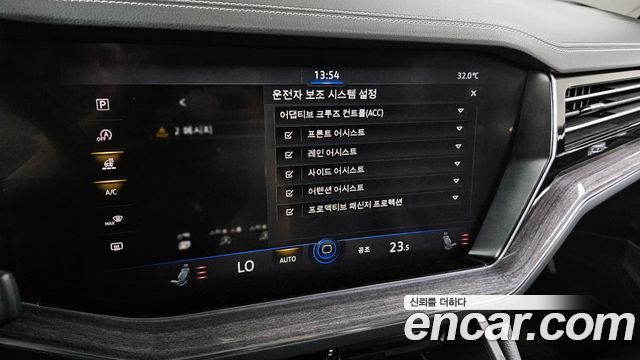 Volkswagen Touareg 2020 — photo 16