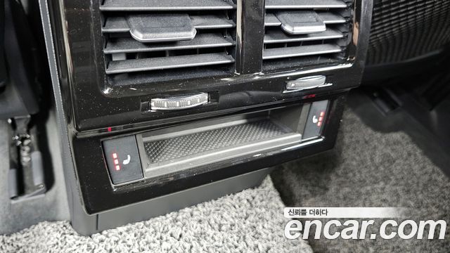 Volkswagen Touareg 2020 — photo 17