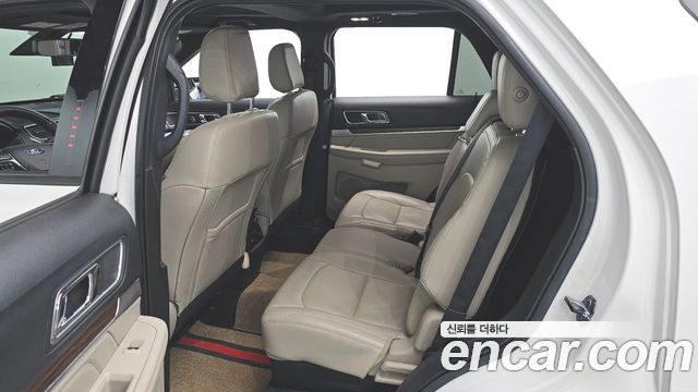 Ford Explorer 2018 — photo 10