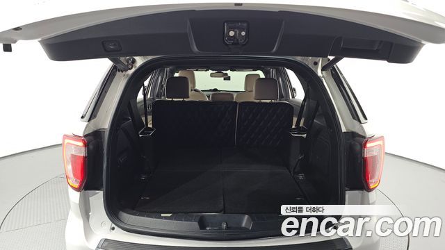 Ford Explorer 2018 — photo 11