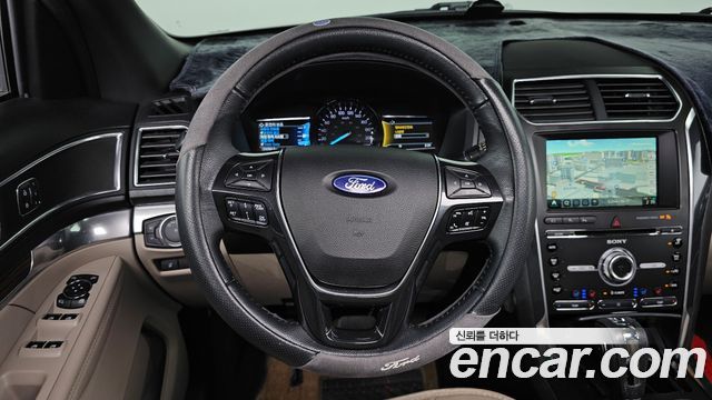 Ford Explorer 2018 — photo 12