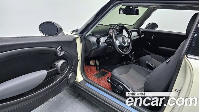 Mini Cooper 2010 — photo 11