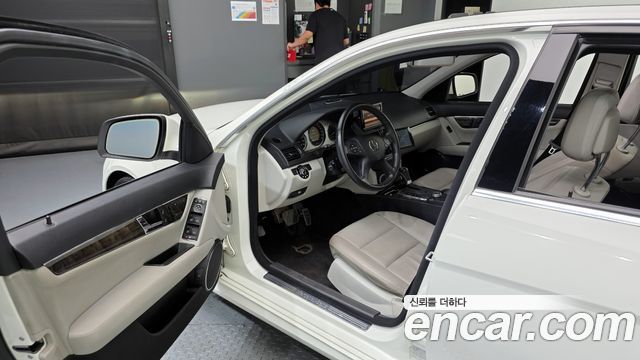 Mercedes-Benz C-Class 2009 — photo 10