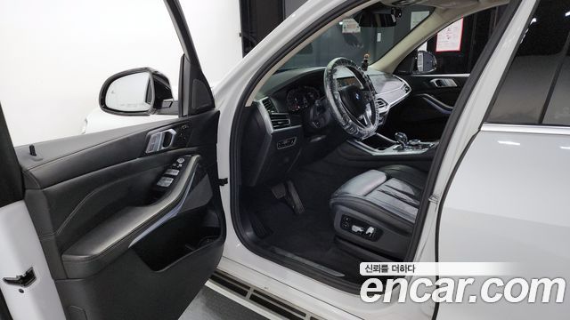BMW X7 2021 — photo 10