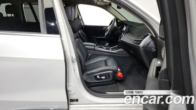 BMW X7 2021 — photo 11