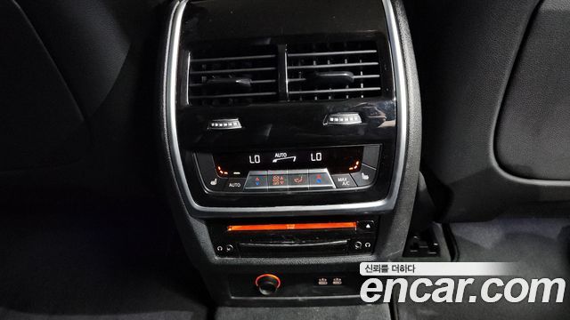 BMW X7 2021 — photo 18