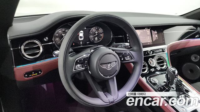 Bentley Continental 2023 — photo 13