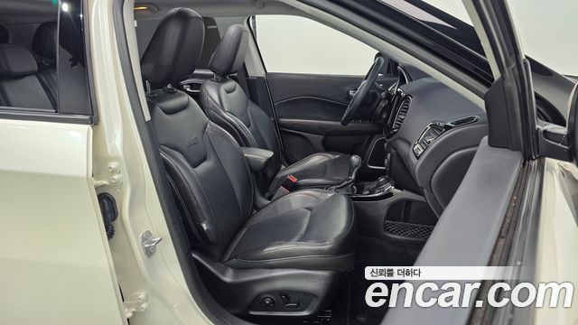 Jeep Compass 2018 — photo 10