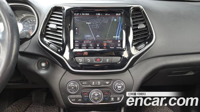 Jeep Cherokee 2021 — photo 16