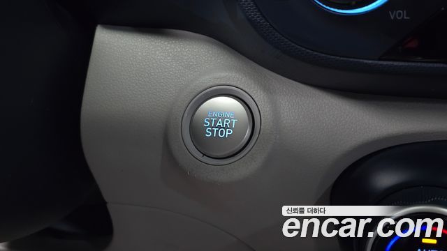 Hyundai Venue 2020 — photo 18
