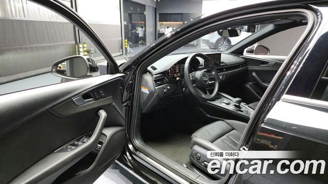 Audi A4 2019 — photo 10