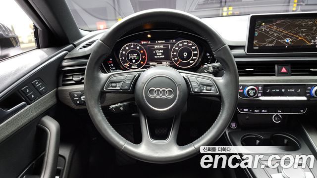 Audi A4 2019 — photo 13