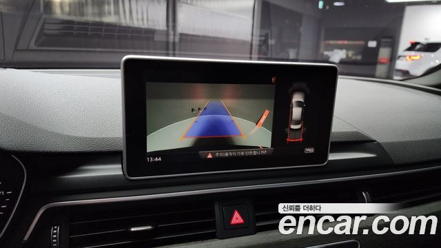 Audi A4 2019 — photo 15