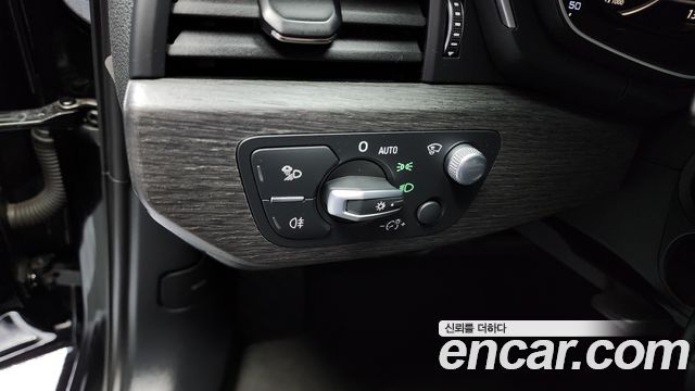 Audi A4 2019 — photo 17