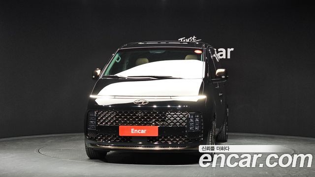 Hyundai Staria 2023 — photo 3