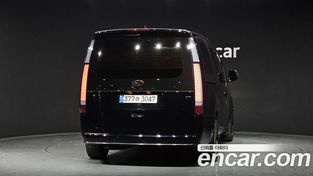 Hyundai Staria 2023 — photo 4