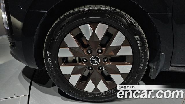 Hyundai Staria 2023 — photo 5