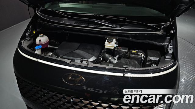 Hyundai Staria 2023 — photo 6