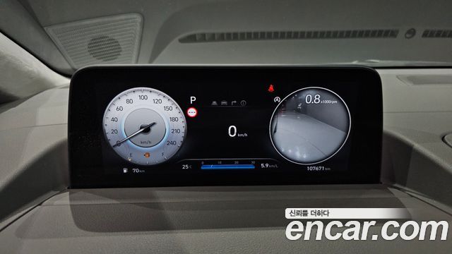 Hyundai Staria 2023 — photo 8