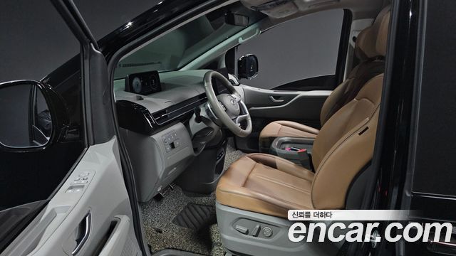 Hyundai Staria 2023 — photo 11
