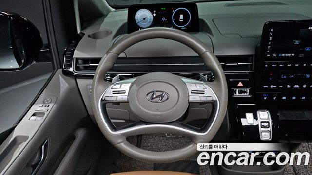 Hyundai Staria 2023 — photo 13