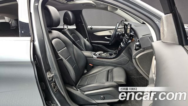 Mercedes-Benz GLC-Class 2018 — photo 10