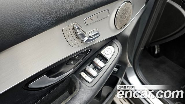 Mercedes-Benz GLC-Class 2018 — photo 17