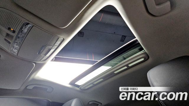 Mercedes-Benz GLC-Class 2018 — photo 19