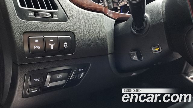 Hyundai Equus 2010 — photo 17