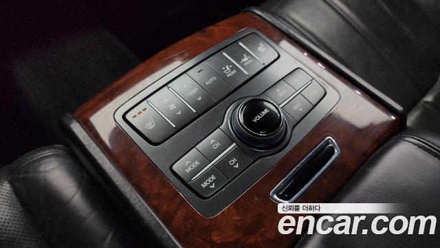 Hyundai Equus 2010 — photo 19