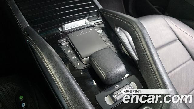 Mercedes-Benz GLE-Class 2019 — photo 17