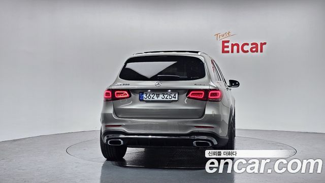 Mercedes-Benz GLC-Class 2022 — photo 4
